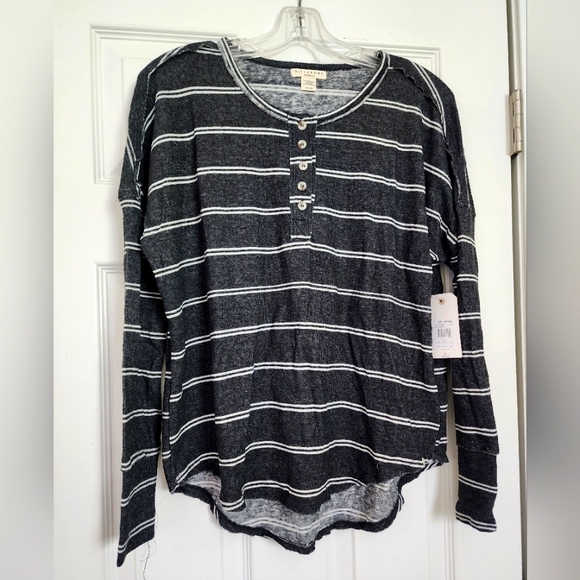 Billabong Tops - New - Billabong Long Sleeve Gray and White Henley - Small